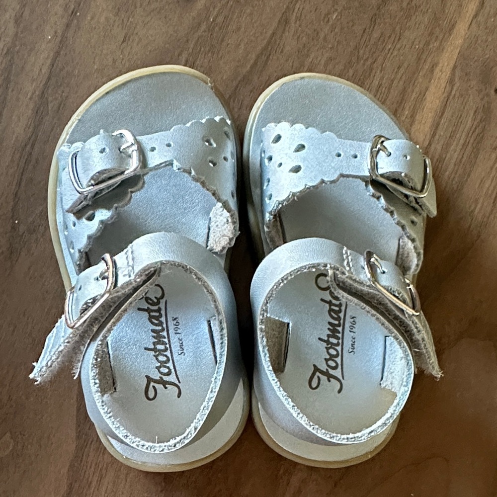 FootMates Metallic Silver Toddler Buckle Sandals